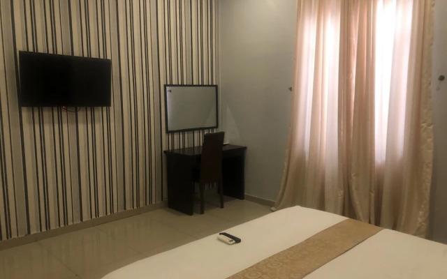 Mayors & Diplomat Suite GRA