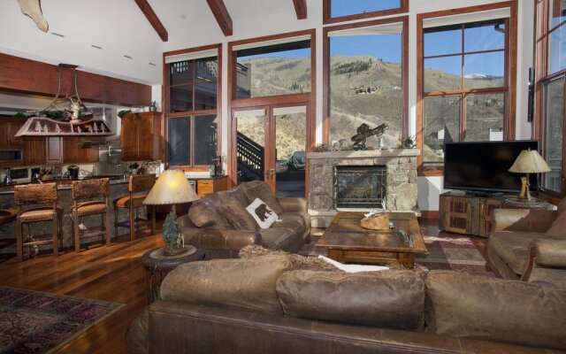 Robason 6 Bedroom Home by RedAwning