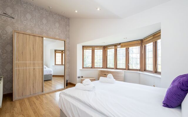 Pillo Rooms - Abbey Lodge