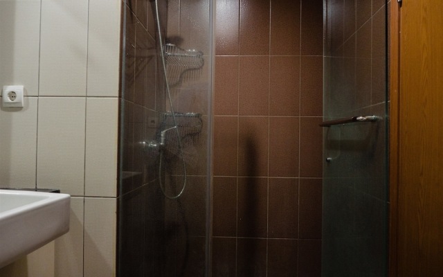 Luxurious 1BR At Dago Suites Apartment