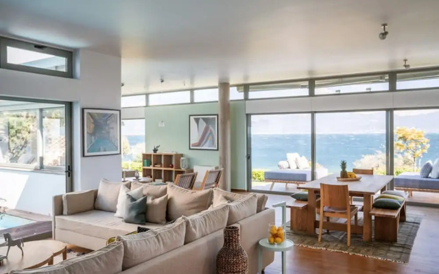 Lefkon Villa With Pool by the Sea - N Peloponnese