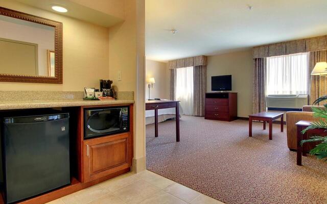 Hampton Inn & Suites West Bend