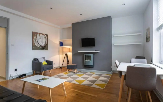 Spacious Central Chic Apartment - Simply Check In