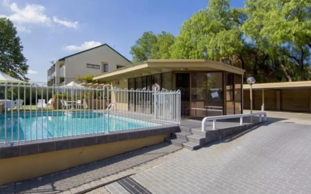 Kingston Court Apartments