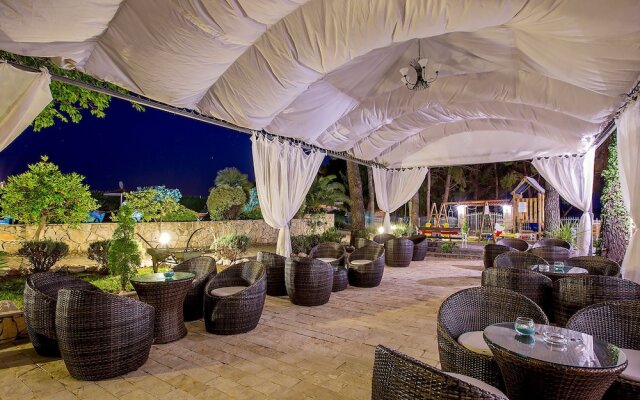 Apartment with Sea View And Ac, 12km From Sibenik