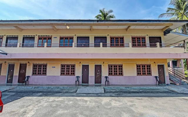 Redzwan's Beach Resort by OYO Rooms