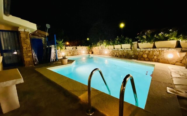Villa Pavoncella Con Piscina