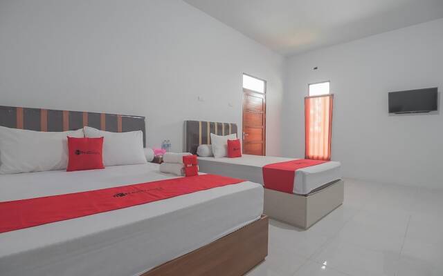 RedDoorz near RS Harapan Bersama