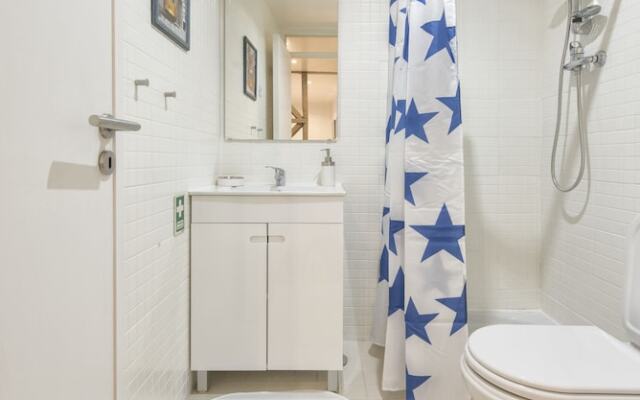 Lovely Flat Between Graça and Alfama by LCH
