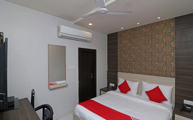 OYO 7044 Hotel Megha