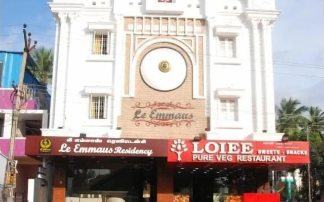 Le Emerald Residency
