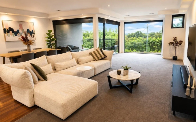 Luxurious Coastal Retreat in Black Rock With Unmatched Comfort – Guest Rooms – Melbourne
