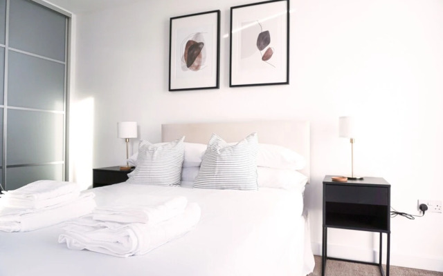 City Centre Apartment - Free Parking, Wifi & Netflix