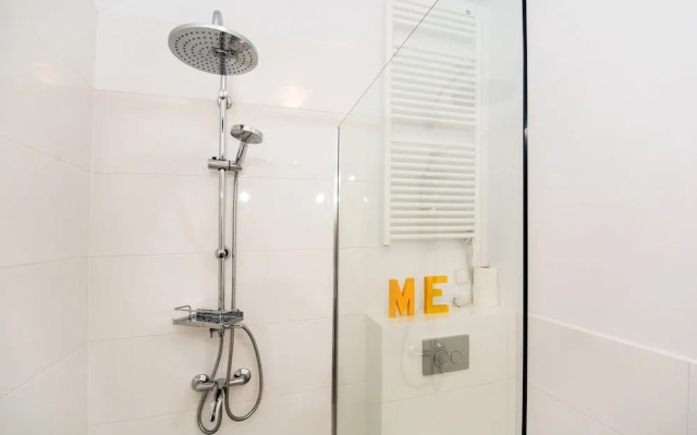 Warsaw Night Apartments