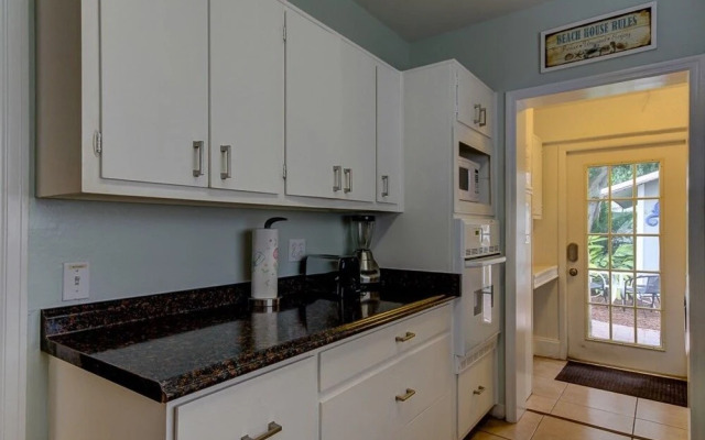 Clearwater Beach Cabana by RedAwning