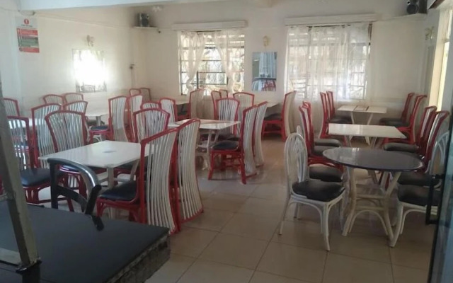 Siaya White Hotel
