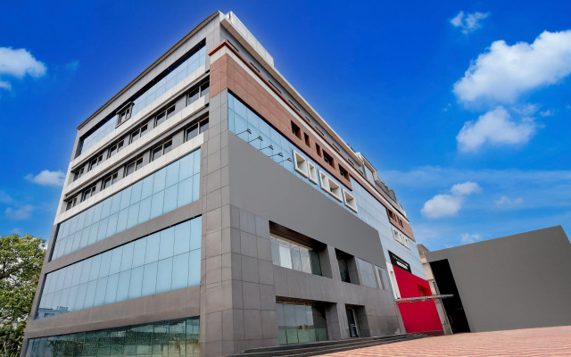 Townhouse Oak Hotel Madhuvan Grand