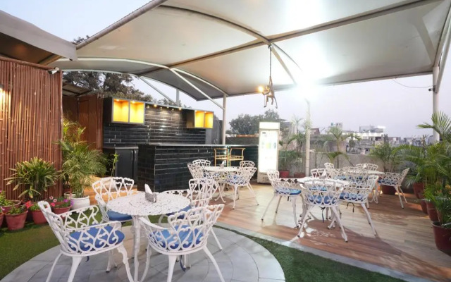 Stamps Golden Lagoon by Eight Continents