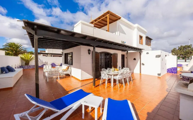 Villa Dulce in Tias With 4 Bedrooms and 2 Bathrooms