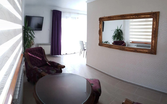 Guest House Ćiro