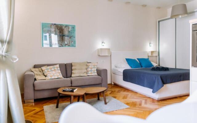 Apartments Amorozo