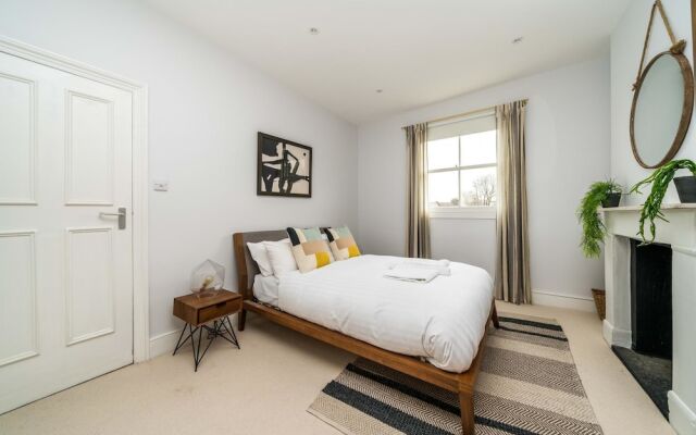 NEW Bohemian 2 Bedroom Victorian Flat in Dalston