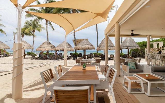 Elements Penthouse 22 4 Bedroom Condo by RedAwning