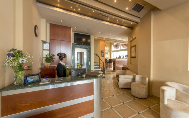 Lakonia Hotel