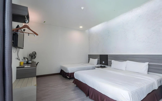 Indra Hotel