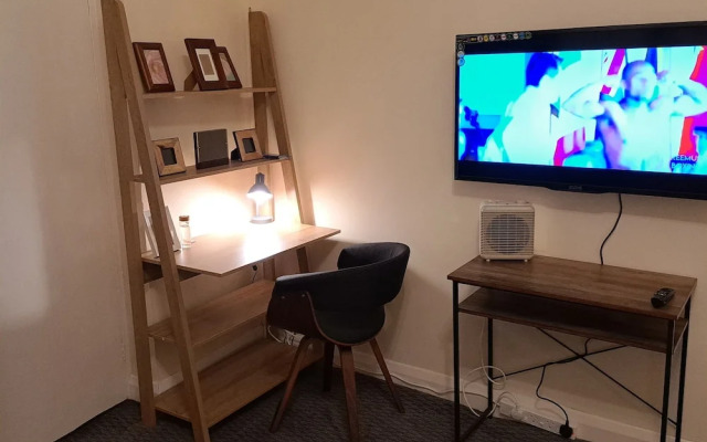 Family-friendly Studio Flat in Dagenham