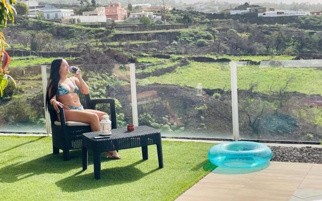 Con Piscina, Vistas, WiFi, AC y Calefacción
