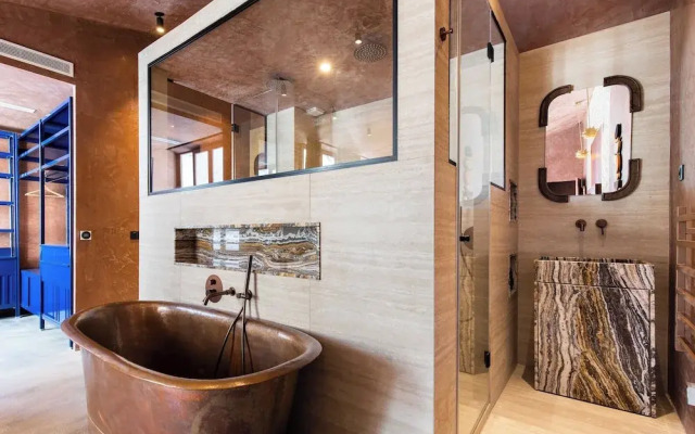 Exceptional Duplex - 6br/12p - Montorgueil