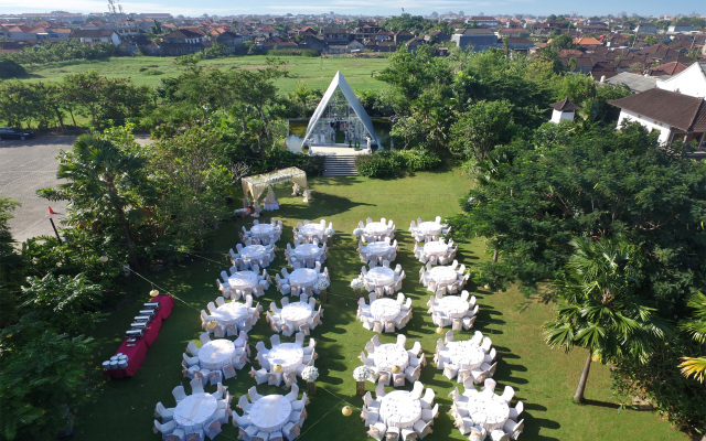 HARRIS Hotel & Residence Sunset Road Bali
