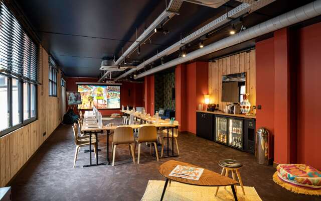 Mob Hotel Paris les Puces