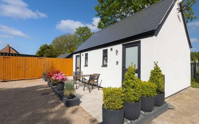 Cosy Double or Twin Studio Near Shearsby, England