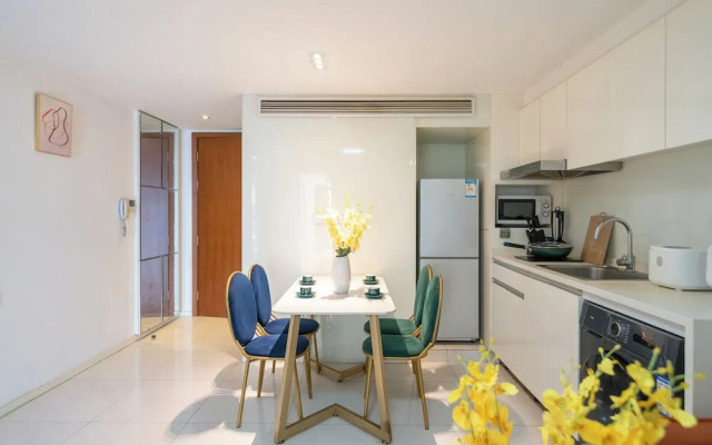 Shanghai Hills & Wanye Prime Stay