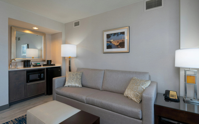 Embassy Suites by Hilton Alexandria Old Town