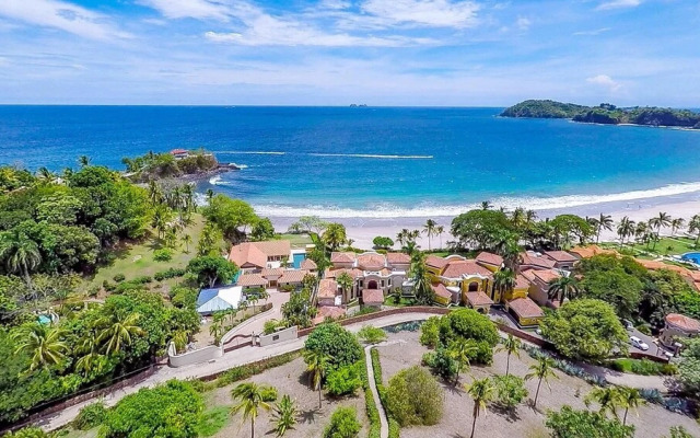 Stunning beachfront Flamingo mansion with incomparable ocean setting