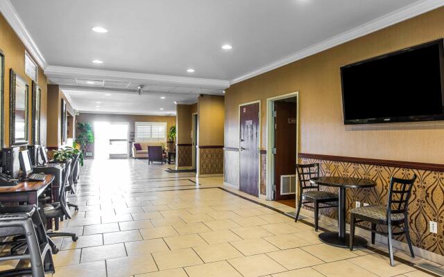 Comfort Suites Near Six Flags Magic Mountain
