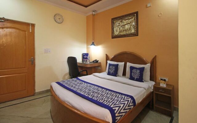 OYO 7147 Hotel Madhur Regency