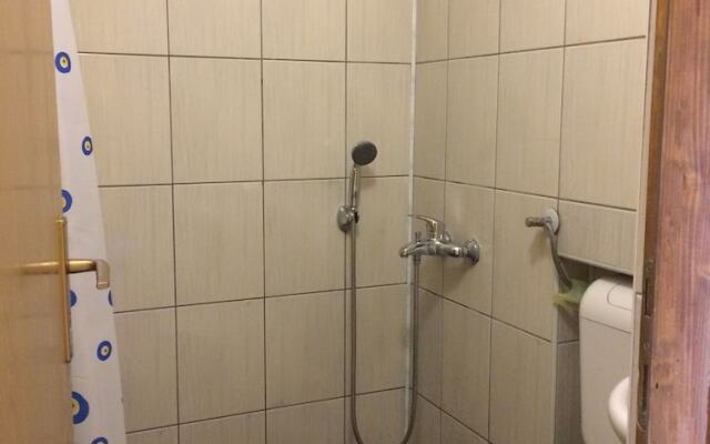 Haris Youth Hostel