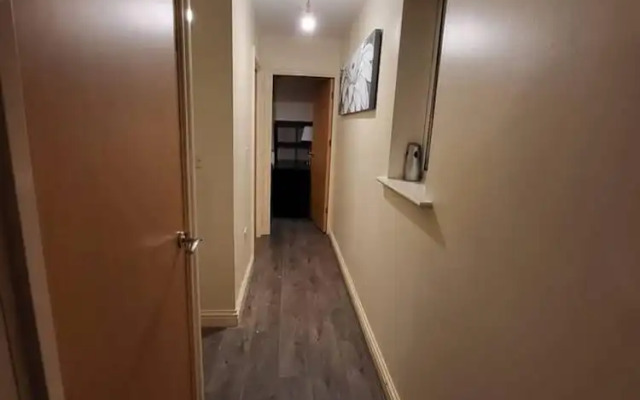 Lovely 4 Bedroom Home With Private Parking