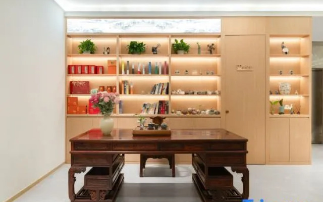 Spring Mansion (University City Store)