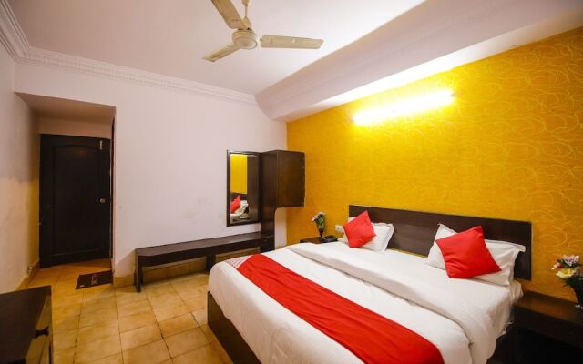OYO 25103 Indra Sukh Palace
