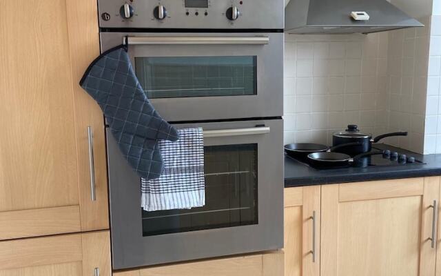 Central Location - 2 Bedroom Apartment