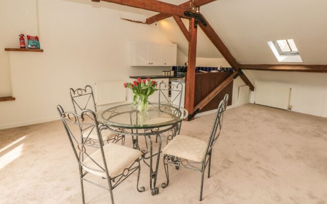 Lower Norton Apartment