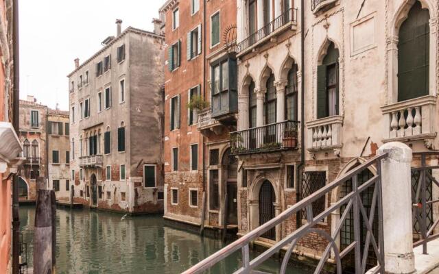 La Fenice Double Canal view