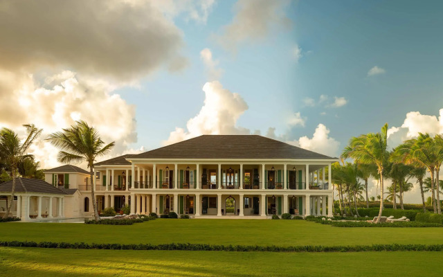 Magnificent 8BR Home w Caribbean Ocean Views