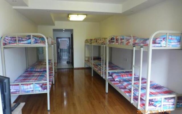 Leshan Seven Days Sunshine Student Apartment