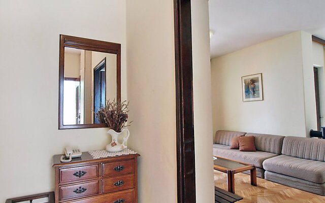 Apartment Mali Iz Mali Iz